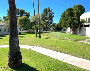 7821 E Valley Vista Drive - Photo Thumbnail 16