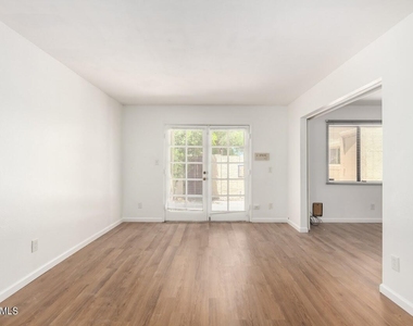 7821 E Valley Vista Drive - Photo Thumbnail 3