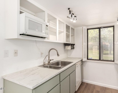 7821 E Valley Vista Drive - Photo Thumbnail 4