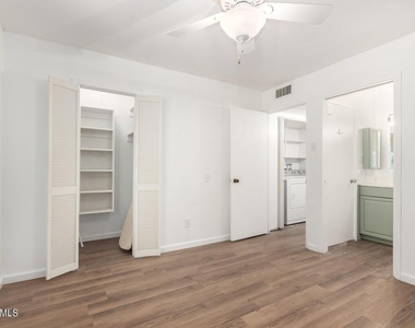 7821 E Valley Vista Drive - Photo Thumbnail 7