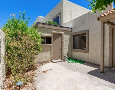 7821 E Valley Vista Drive - Photo Thumbnail 14