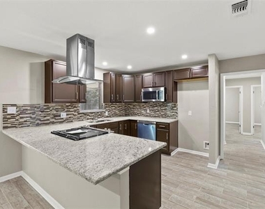 7425 S College Circle - Photo Thumbnail 10