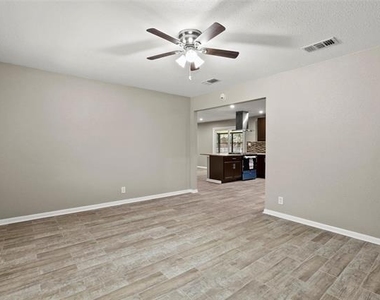 7425 S College Circle - Photo Thumbnail 15