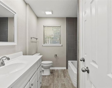 7425 S College Circle - Photo Thumbnail 14