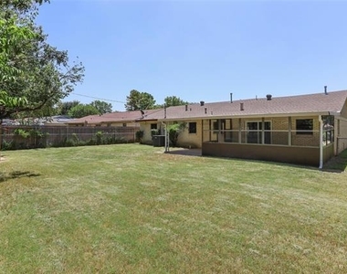 7425 S College Circle - Photo Thumbnail 3