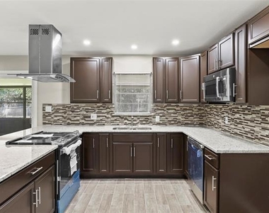 7425 S College Circle - Photo Thumbnail 8