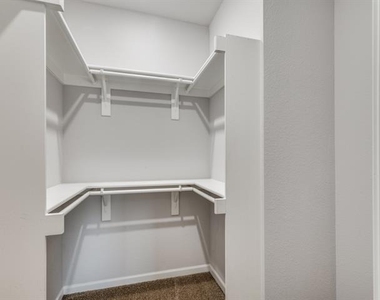 751 Pipeline Court - Photo Thumbnail 16