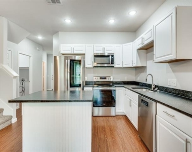 751 Pipeline Court - Photo Thumbnail 9