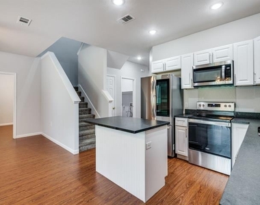 751 Pipeline Court - Photo Thumbnail 6