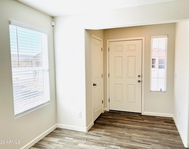 2083 E Velvet Place - Photo Thumbnail 6