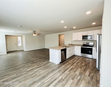 2083 E Velvet Place - Photo Thumbnail 3