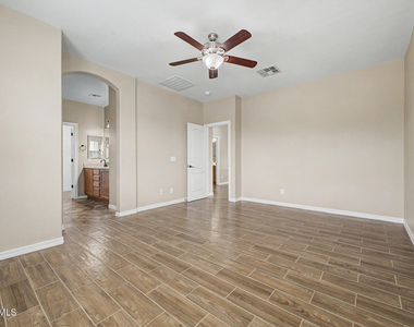 15155 N 145th Avenue - Photo Thumbnail 14