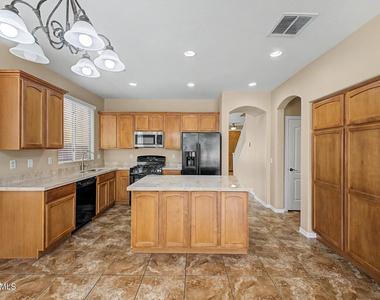 15155 N 145th Avenue - Photo Thumbnail 10