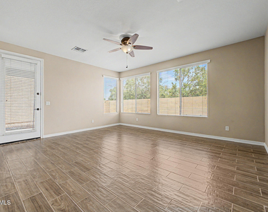 15155 N 145th Avenue - Photo Thumbnail 4