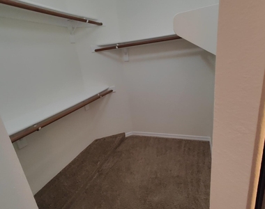 5104 N 32nd Street - Photo Thumbnail 11