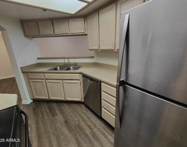 5104 N 32nd Street - Photo Thumbnail 4