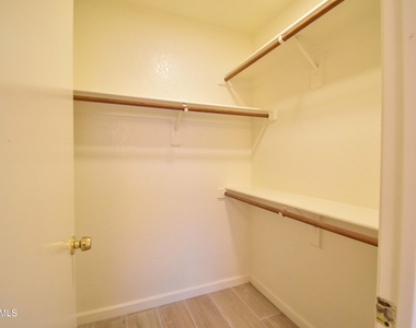 5570 W Becker Lane - Photo Thumbnail 17