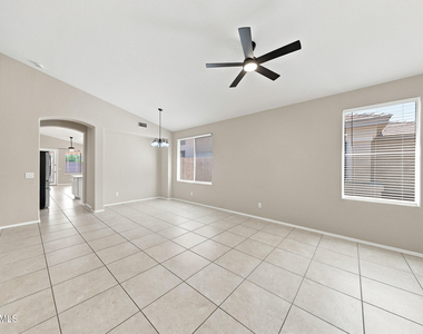 1402 E Shannon Street - Photo Thumbnail 2