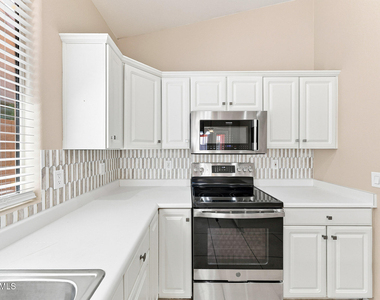 1402 E Shannon Street - Photo Thumbnail 9