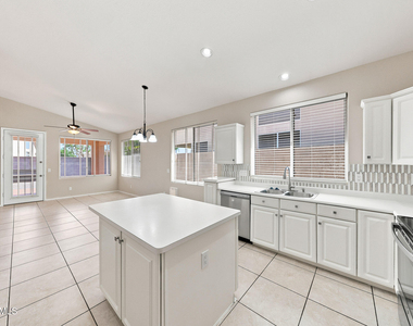 1402 E Shannon Street - Photo Thumbnail 7