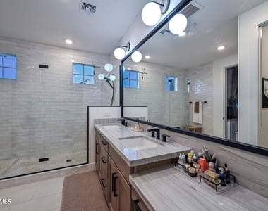11300 N Casa Dega Drive - Photo Thumbnail 17