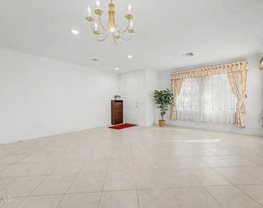3860 E Battala Avenue - Photo Thumbnail 7