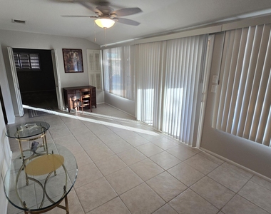 10715 W Tropicana Circle - Photo Thumbnail 11