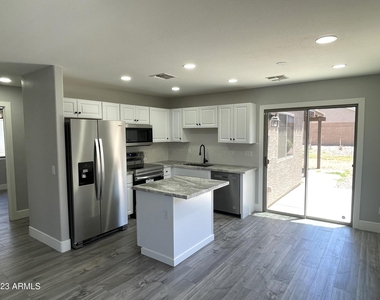 1731 E Jeanne Lane - Photo Thumbnail 3