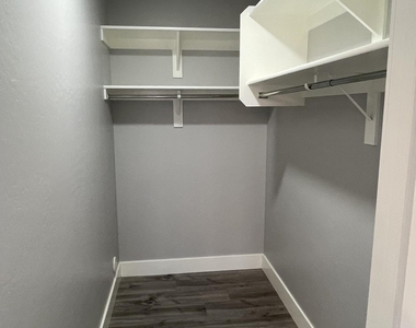 1731 E Jeanne Lane - Photo Thumbnail 11