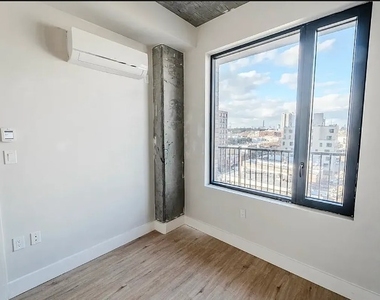 815 Flatbush Avenue - Photo Thumbnail 3