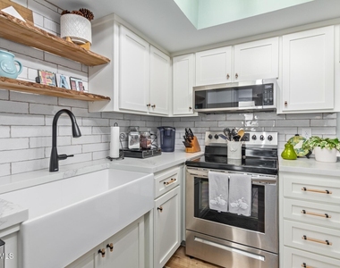 1923 E Duke Drive - Photo Thumbnail 12