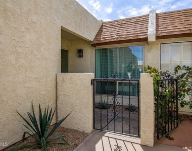 1923 E Duke Drive - Photo Thumbnail 3