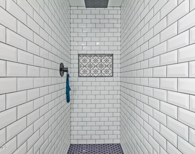 1923 E Duke Drive - Photo Thumbnail 16