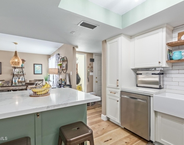 1923 E Duke Drive - Photo Thumbnail 13