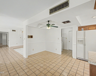 14612 N 49th Way - Photo Thumbnail 17