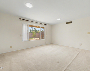 14612 N 49th Way - Photo Thumbnail 10