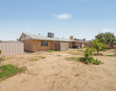 14612 N 49th Way - Photo Thumbnail 32