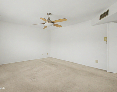 14612 N 49th Way - Photo Thumbnail 19