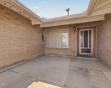 14612 N 49th Way - Photo Thumbnail 6