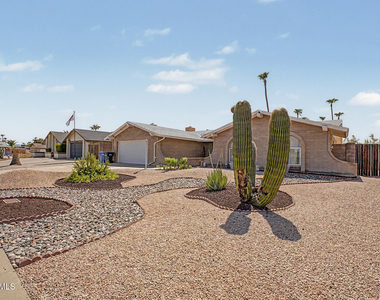 14612 N 49th Way - Photo Thumbnail 4