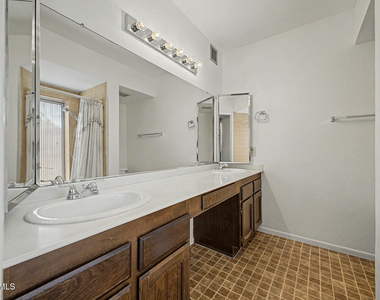 14612 N 49th Way - Photo Thumbnail 21