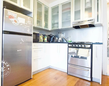 208 Evergreen Avenue - Photo Thumbnail 5