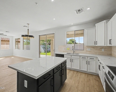 7062 W Andrew Lane - Photo Thumbnail 22