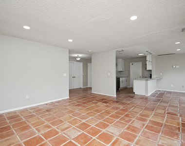 7407 Silver Woods Court - Photo Thumbnail 4