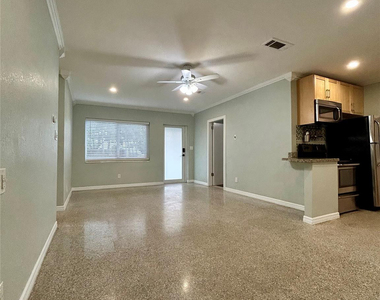 5950 Ne 6th Avenue - Photo Thumbnail 2
