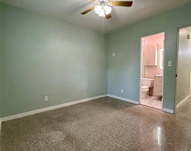 5950 Ne 6th Avenue - Photo Thumbnail 18