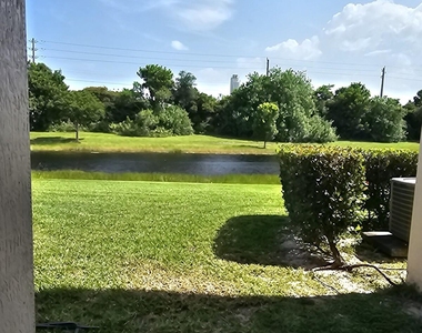 1049 Golden Lakes Boulevard - Photo Thumbnail 7