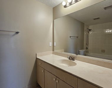 1049 Golden Lakes Boulevard - Photo Thumbnail 12