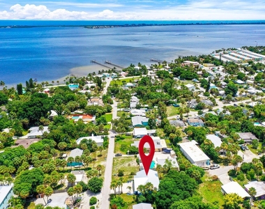 2132 Ne Pelican Terrace - Photo Thumbnail 1