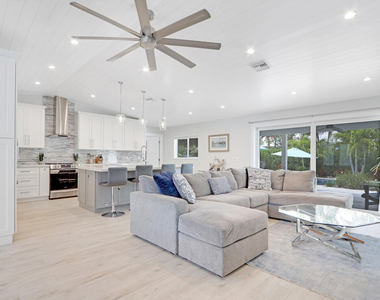27 Willow Road - Photo Thumbnail 7